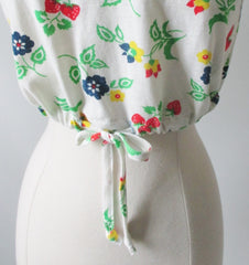 • Vintage 70's  Puff Sleeve Strawberry Blouse Top S - Bombshell Bettys Vintage