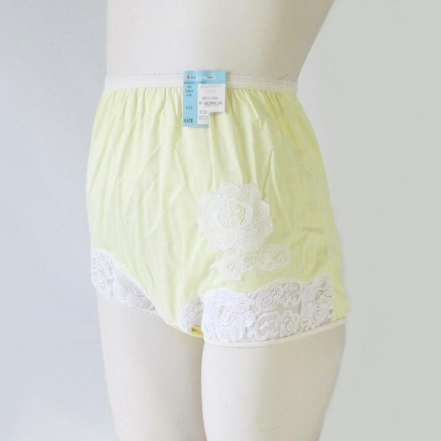 Vintage 50's Sunny Yellow White Lace Bloomer Panty 36 NWT - Bombshell Bettys Vintage