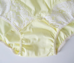 Vintage 50's Sunny Yellow White Lace Bloomer Panty 36 NWT - Bombshell Bettys Vintage