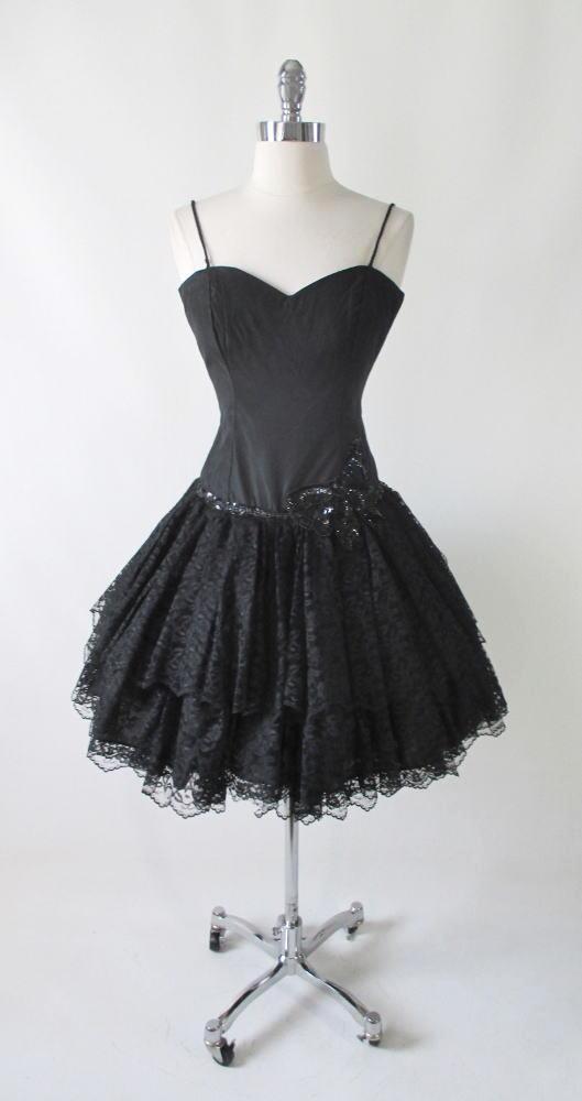 Vintage 80's Sweetheart Black Lace & Sequins Full Skirt Party Dress - Bombshell Bettys Vintage