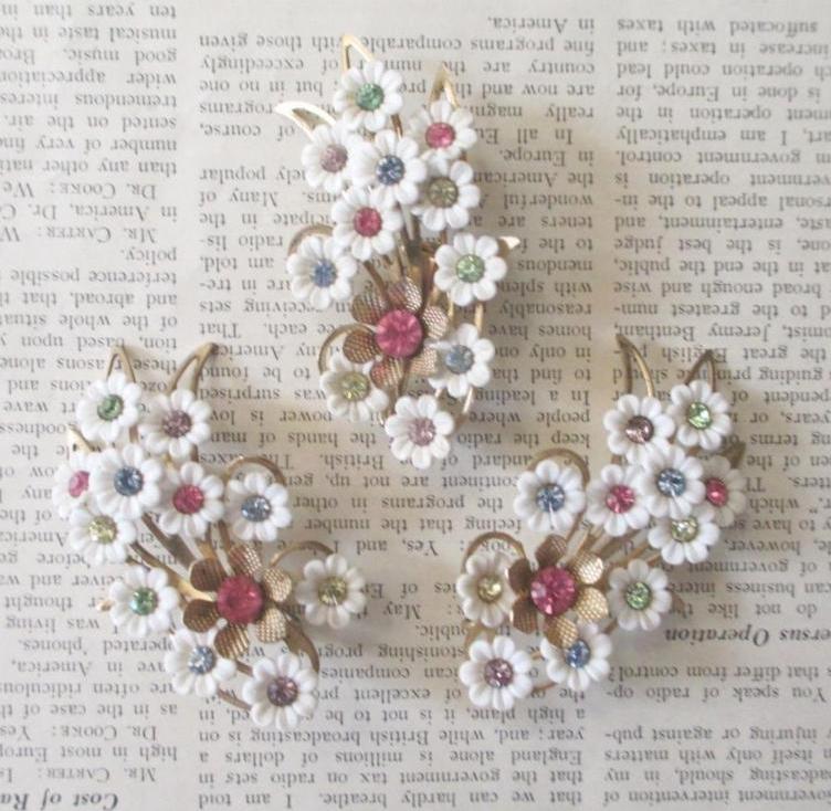 Vintage 50's 60's Emmons Thermoplastic Celluloid White Flower Pastel Rhinestone Brooch Earrings Set - Bombshell Bettys Vintage