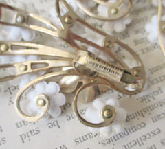 Vintage 50's 60's Emmons Thermoplastic Celluloid White Flower Pastel Rhinestone Brooch Earrings Set - Bombshell Bettys Vintage