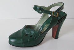 Vintage 40's Kelly Green Peep Toe Heels Shoes 8.5 - Bombshell Bettys Vintage