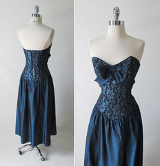 • Vintage 80's Sweetheart Blue Sharkskin Taffeta Lace Party Dress - Bombshell Bettys Vintage