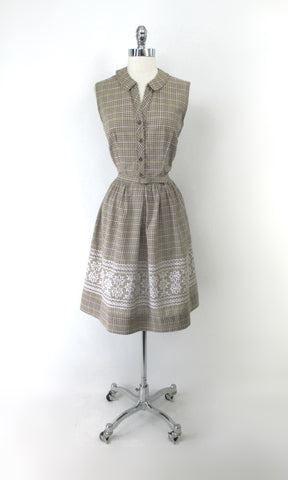 Vintage 50s Plaid Embroidered Full Skirt Day Dress M Bombshell Bettys Vintage Vintage 50s Plaid Embroidered Full Skirt Day Dress M Bombshell Bettys Vintage