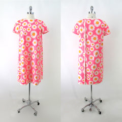 Vintage 60s Wrap-Arounder Pink Daisy MOD Dress M