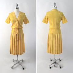 • Vintage 70s Yellow Knit Sweater Top Skirt Matching Belt Set S