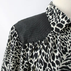 vintage black white 80s leopard zebra print bluse top leahter shoulders glam rocker secretary bombshell bettys vintage shoulders