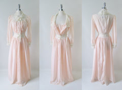 Vintage 40's 50's Peach & Lace Peignoir Robe Night Gown Set XS / S - Bombshell Bettys Vintage