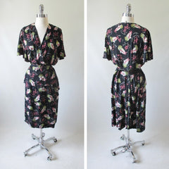 • Vintage 40's Black Pink Houses & Hats Novelty Print Rayon Day Dress L / XL - Bombshell Bettys Vintage