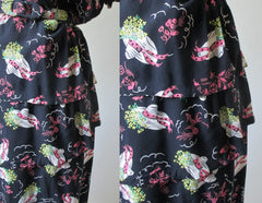 • Vintage 40's Black Pink Houses & Hats Novelty Print Rayon Day Dress L / XL - Bombshell Bettys Vintage