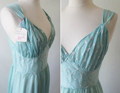 • Vintage 50's Teal Embroidered Flowers Full Length Night Gown S - Bombshell Bettys Vintage