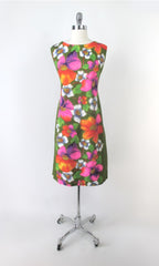 Vintage 60s Vibrant Floral Watteau Pleat Barkcloth Shift Dress XL