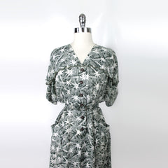 Vintage 40s Green Pinstripe Starburst Rayon Day Dress XL