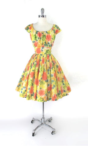Vintage 50s Vibrant Roses Full Skirt Party Dress M