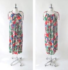 vintage 70s 80s tropical rayon parrot print  shift tent trapeze sundress summer dress full