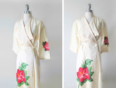 Vintage 40's 50's Rare White Taffeta Hand Painted Hawaiian Robe Dressing Gown - Bombshell Bettys Vintage bodice