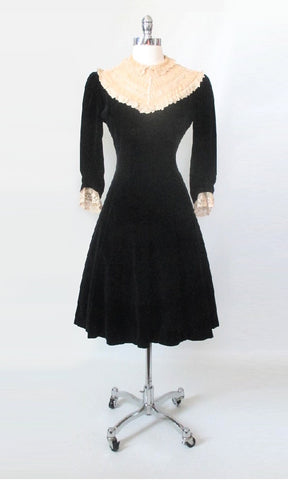 Vintage 40's 50s Black Velvet & Crochet Lace Dress M