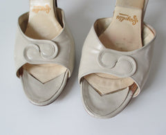 • Vintage 60's Off White Cream Twist Vamp Springolator Heels Shoes 8 - Bombshell Bettys Vintage