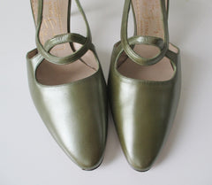 Vintage 60's Pearl Green Leather Slingback Heels Shoes 8.5 - Bombshell Bettys Vintage
