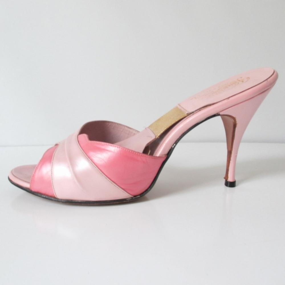 • Vintage 50's 60's Two Tone Pearl Pink Springolator Heels Shoes 7.5 W / 8 - Bombshell Bettys Vintage