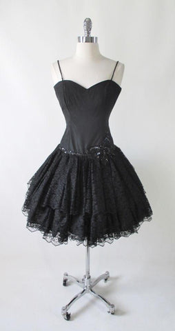 Vintage 80's Sweetheart Black Lace & Sequins Full Skirt Party Dress