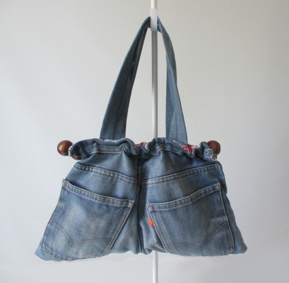 Levi's 501 recycled denim bag with lots of pockets and metal zipper with  leather endings, sustainable bag, jeans bag, bags and purses | Denim bag,  Recycled denim, Jeans bag