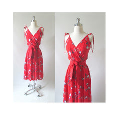 • Vintage 70's Tropical Red Rayon Purple Floral Sundress Dress M - Bombshell Bettys Vintage