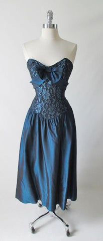 • Vintage 80's Sweetheart Blue Sharkskin Taffeta Lace Party Dress