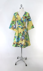 Vintage 60s Floral Bell Sleeve Hawaiian Dress S