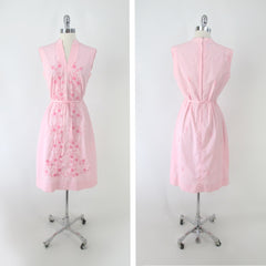 Vintage 60s Tesoros Pink Embroidered Shift Dress M