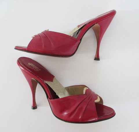 z RARE Vintage 60's  / 50's Bombshell Red Fredericks Of Hollywood Ultra High Springolators 8 New / Old Stock